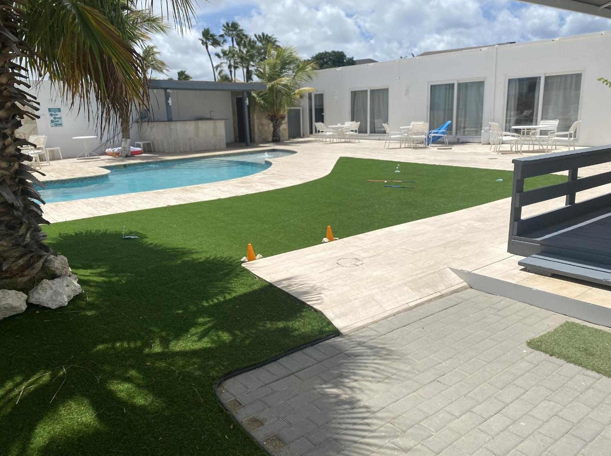 Genesis Apartments Palm Beach Exterior foto